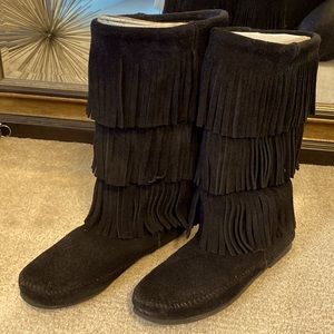 Minnetonka Black Full Fringe Genuine Suede Boot